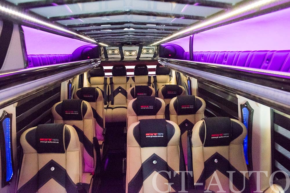 Переобладнання туристичного автобуса Mercedes-5