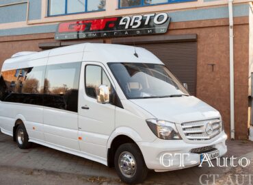 Переобладнання туристичного автобуса Mercedes-5